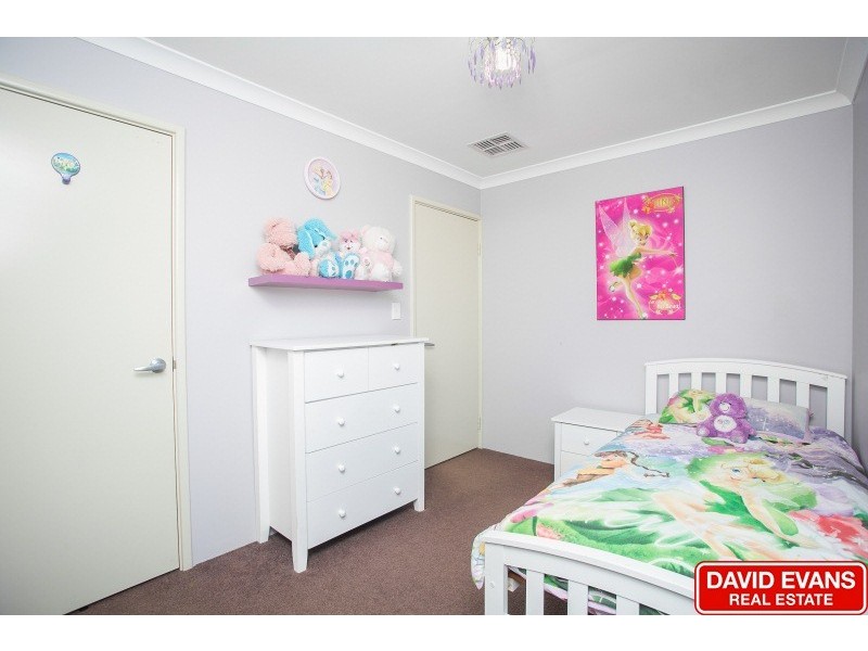 15 Leschenault Loop, Banksia Grove WA 6031