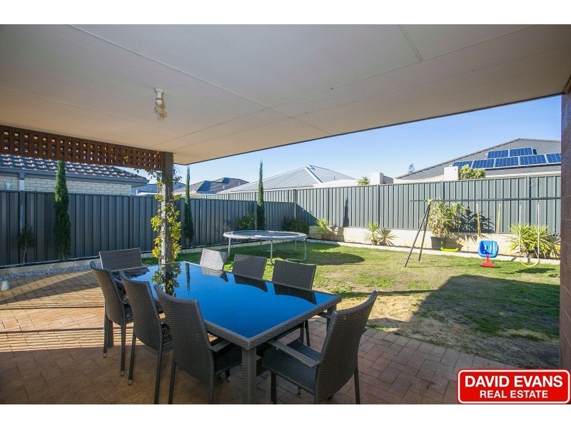 15 Leschenault Loop, Banksia Grove WA 6031