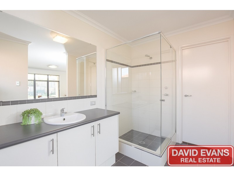 9 Helsinki Terrace, Wanneroo WA 6065