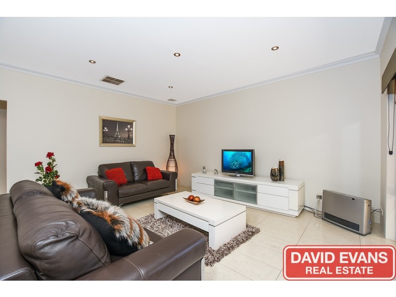 9 Helsinki Terrace, Wanneroo WA 6065