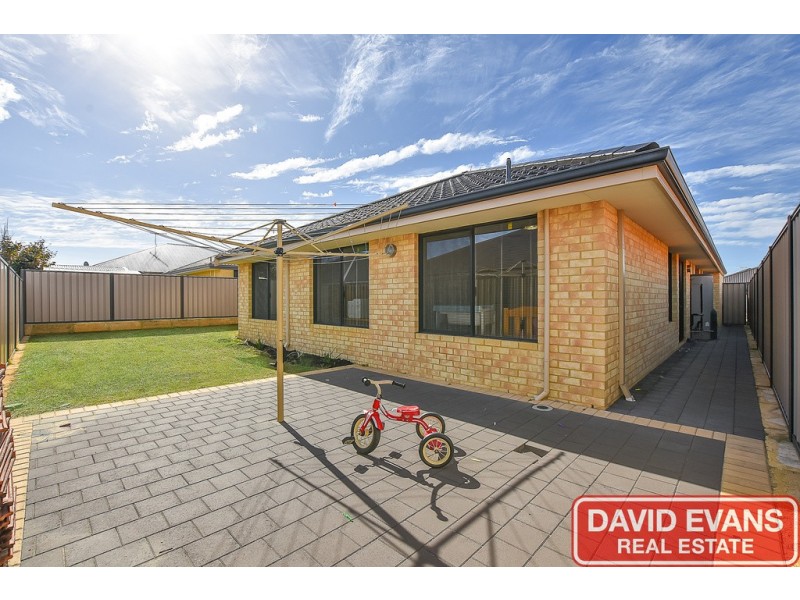 9 Helsinki Terrace, Wanneroo WA 6065