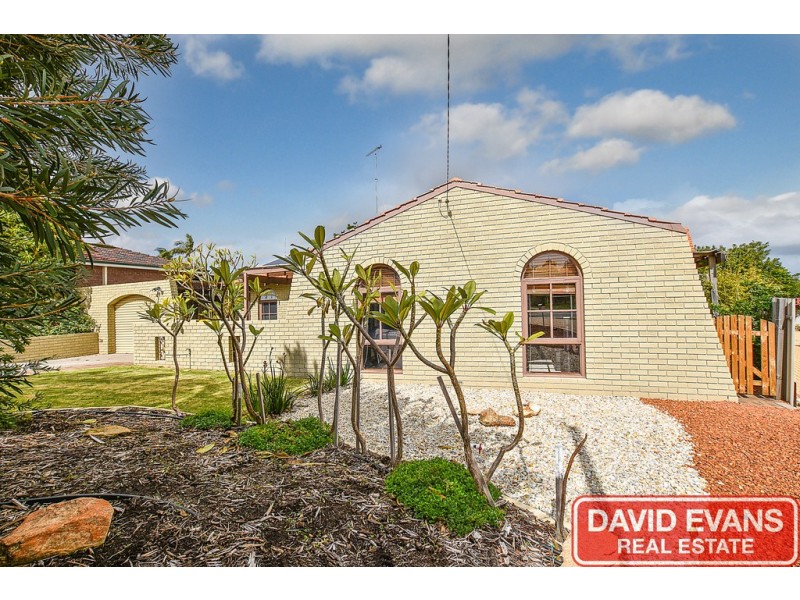 8 Topeka Place, Wanneroo WA 6065