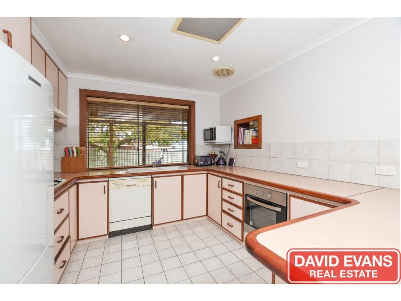 8 Topeka Place, Wanneroo WA 6065