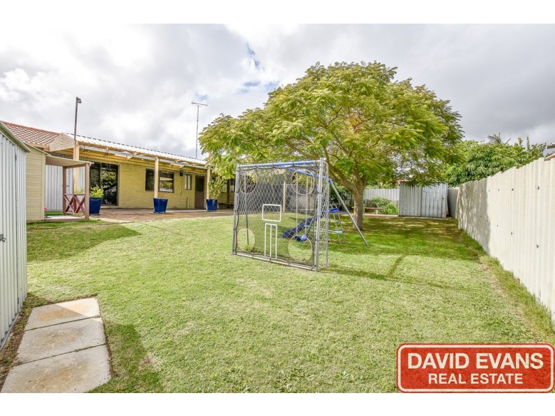 8 Topeka Place, Wanneroo WA 6065