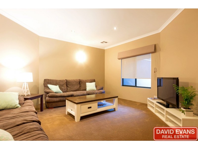 4 Benjamin Crescent, Tapping WA 6065