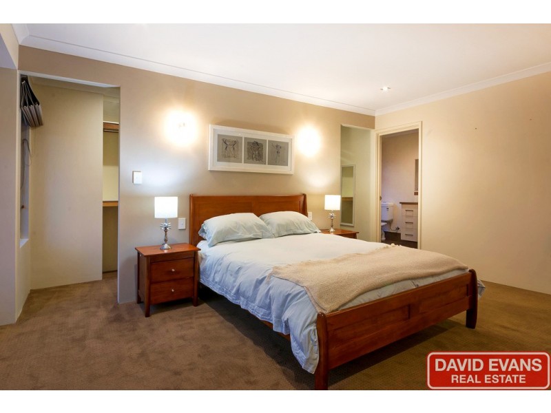 4 Benjamin Crescent, Tapping WA 6065