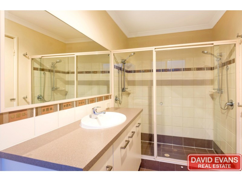 4 Benjamin Crescent, Tapping WA 6065