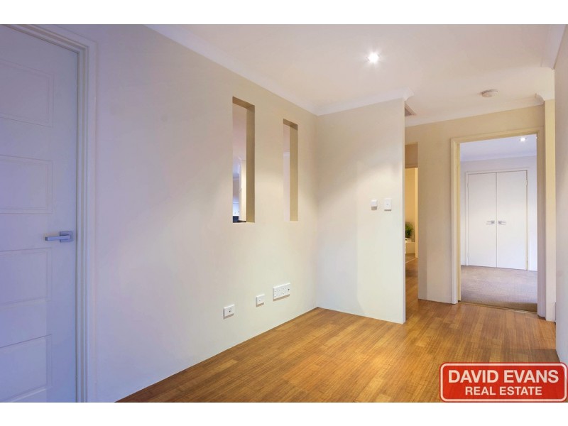 4 Benjamin Crescent, Tapping WA 6065