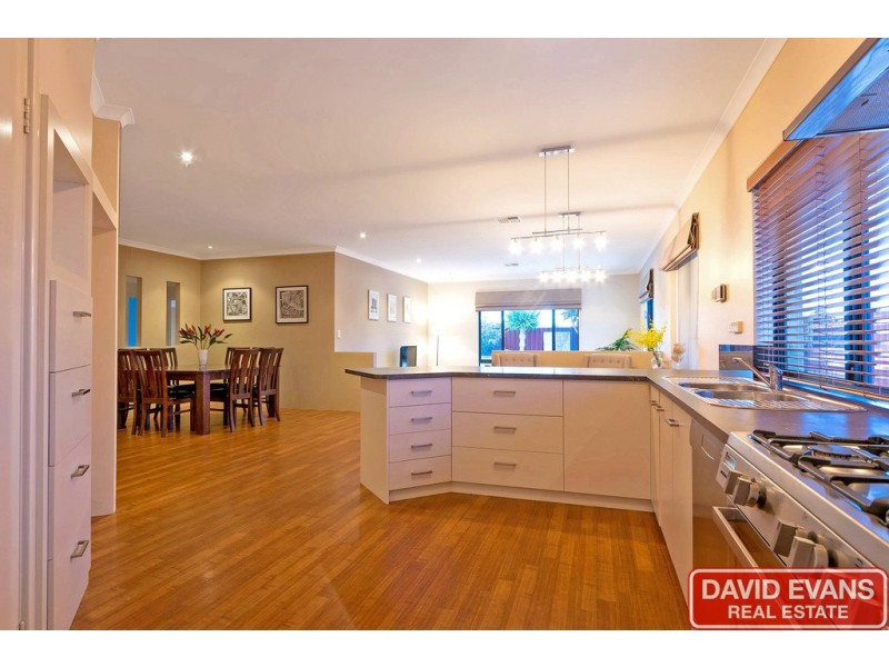 4 Benjamin Crescent, Tapping WA 6065