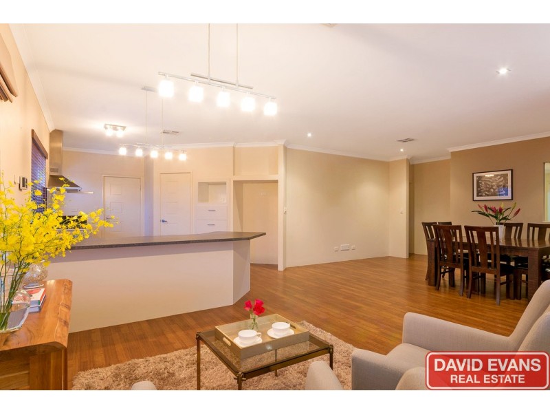 4 Benjamin Crescent, Tapping WA 6065