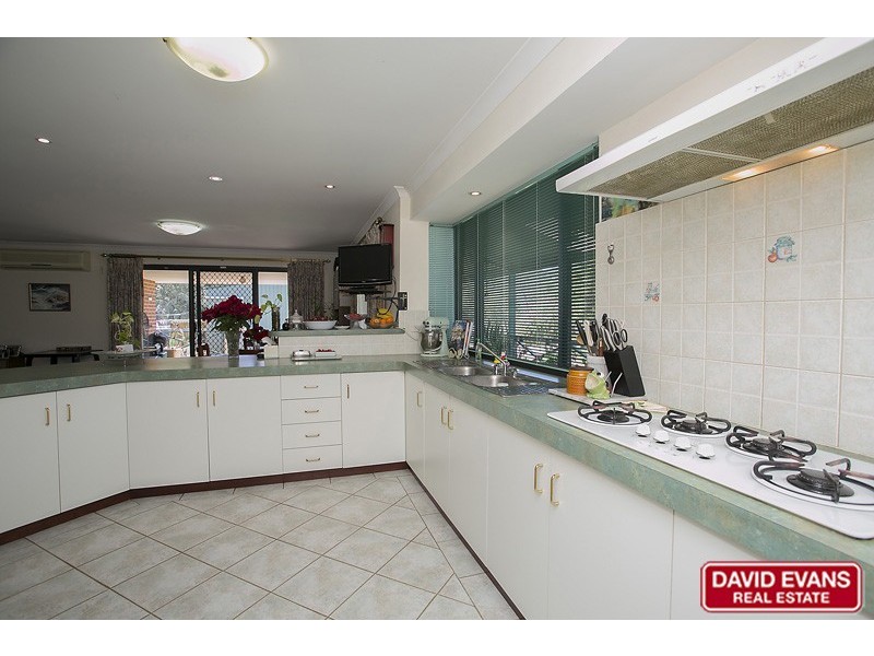 10 Harbour Elbow, Banksia Grove WA 6031