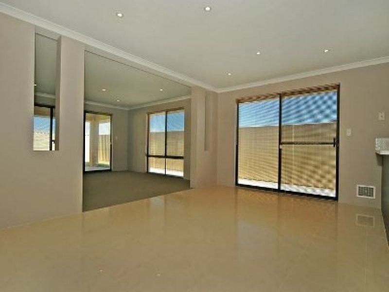 58 Kentucky Blvd, Hocking WA 6065