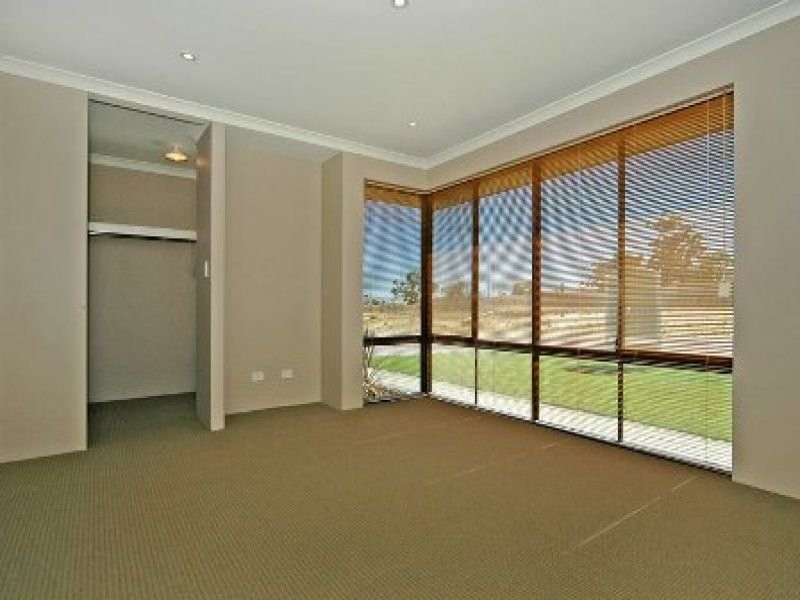 58 Kentucky Blvd, Hocking WA 6065