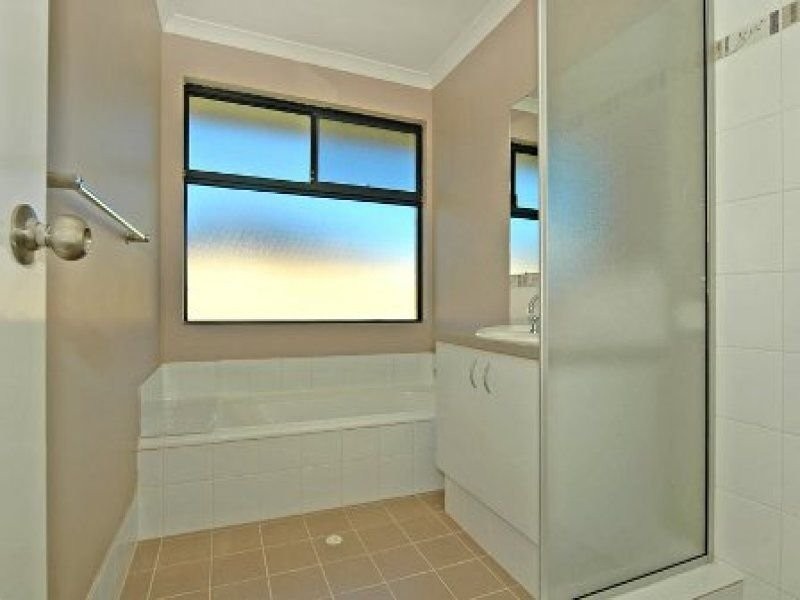 58 Kentucky Blvd, Hocking WA 6065