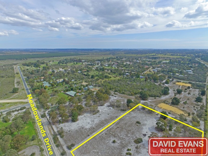 10 Meadowlands Drive, Mariginiup WA 6078