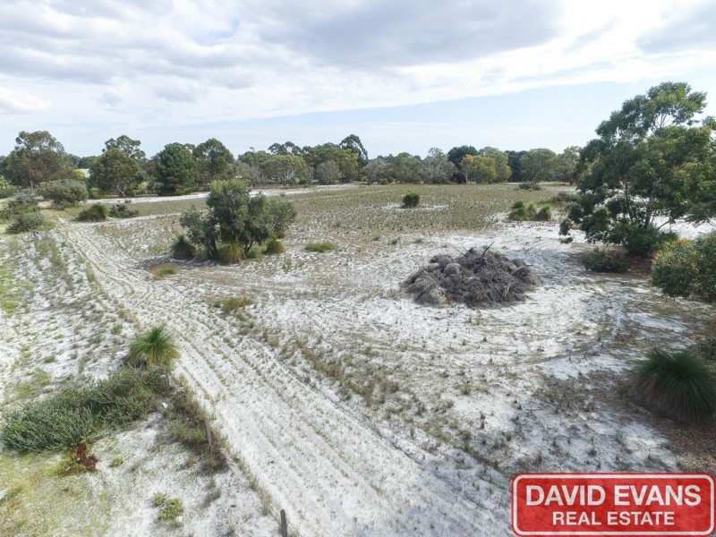 10 Meadowlands Drive, Mariginiup WA 6078