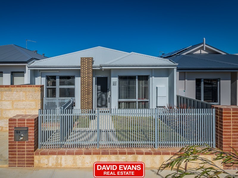 51 Roulettes Parade, Clarkson WA 6030