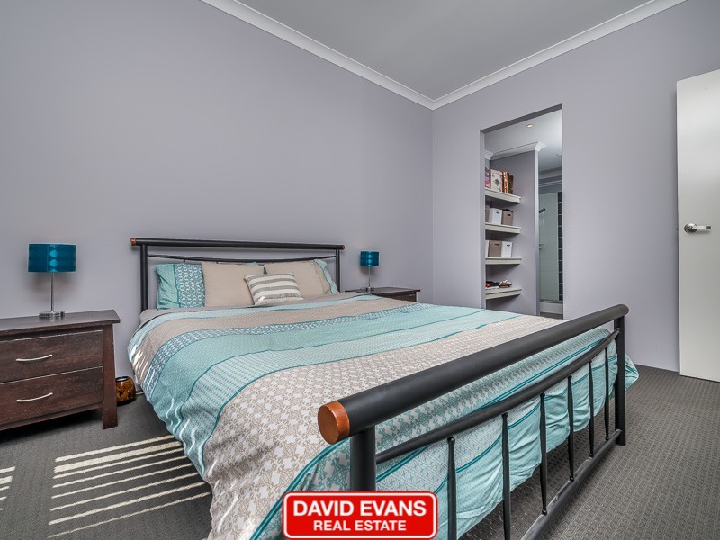 51 Roulettes Parade, Clarkson WA 6030