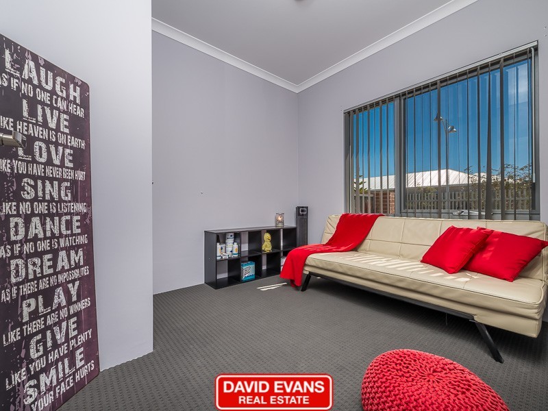 51 Roulettes Parade, Clarkson WA 6030