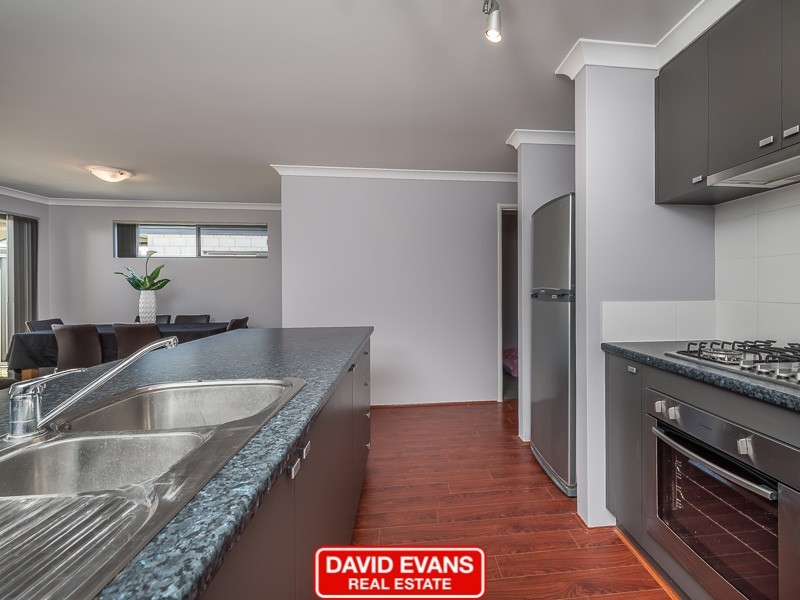 51 Roulettes Parade, Clarkson WA 6030