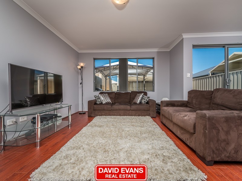 51 Roulettes Parade, Clarkson WA 6030