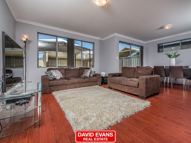 51 Roulettes Parade, Clarkson WA 6030