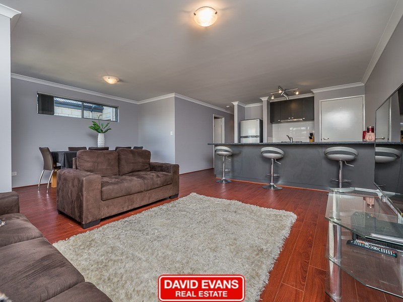 51 Roulettes Parade, Clarkson WA 6030