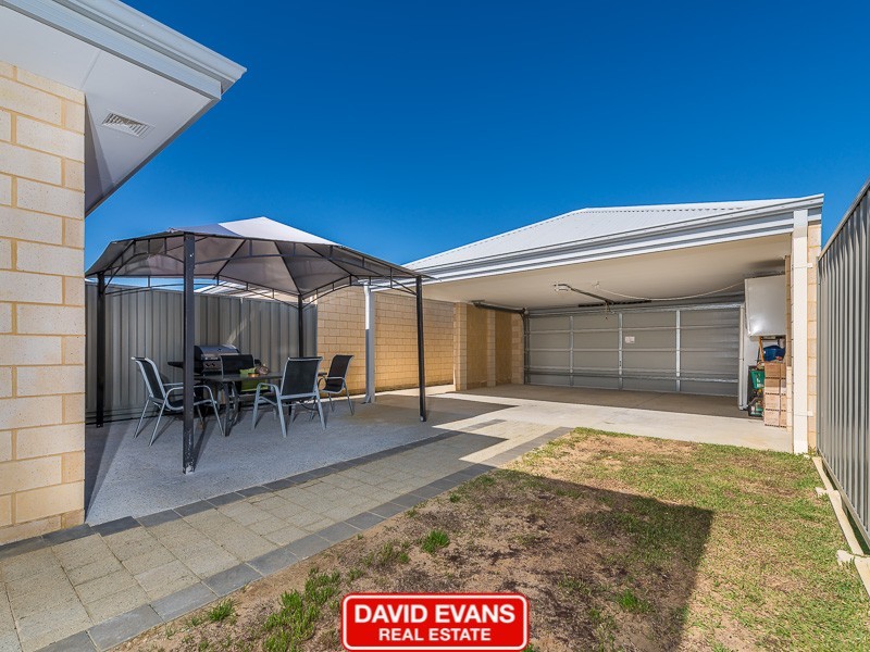 51 Roulettes Parade, Clarkson WA 6030