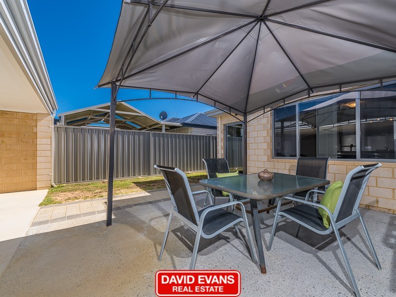 51 Roulettes Parade, Clarkson WA 6030