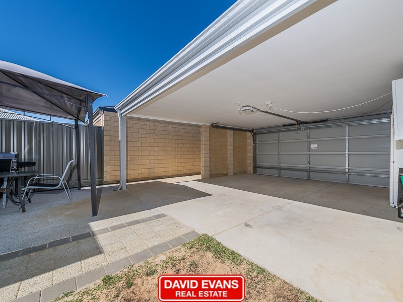 51 Roulettes Parade, Clarkson WA 6030