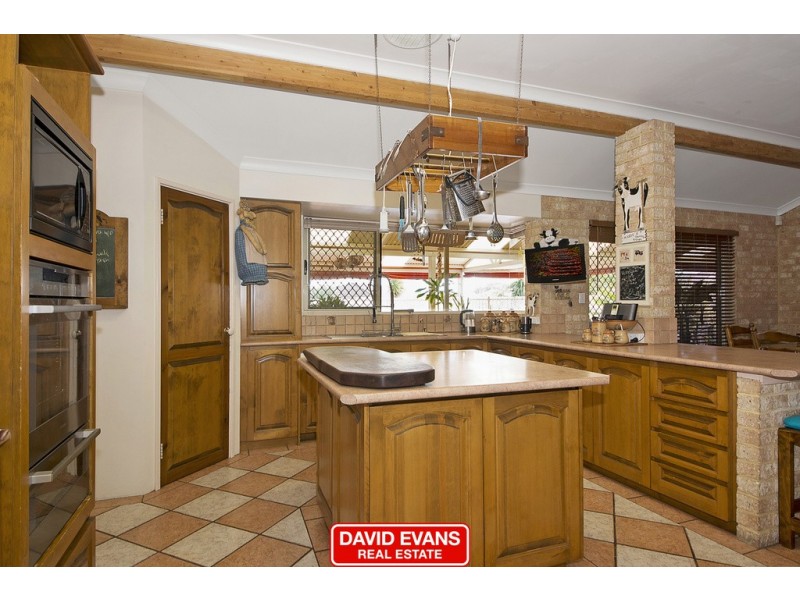 16 Danja Rise, Hocking WA 6065