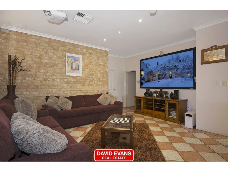 16 Danja Rise, Hocking WA 6065