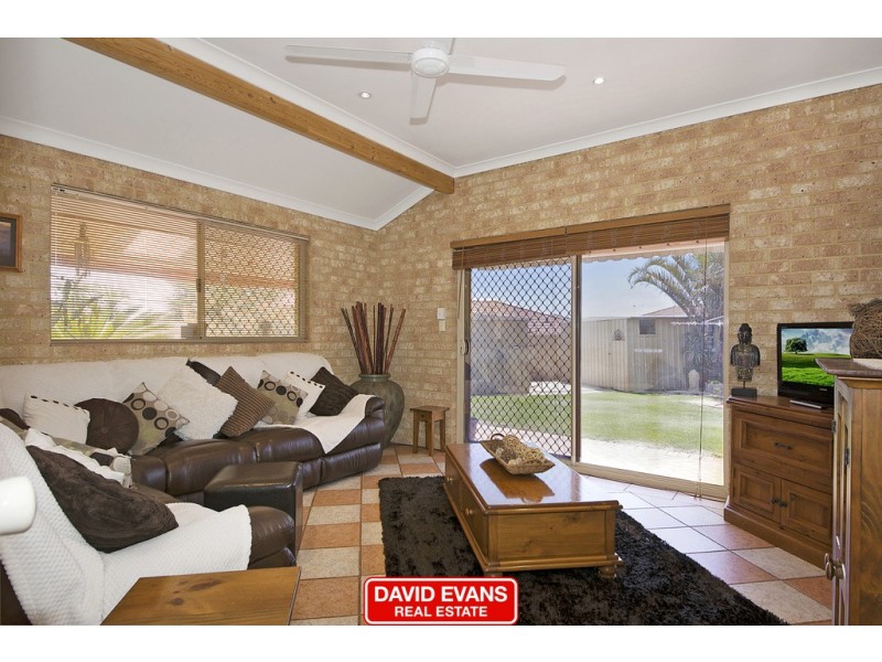 16 Danja Rise, Hocking WA 6065