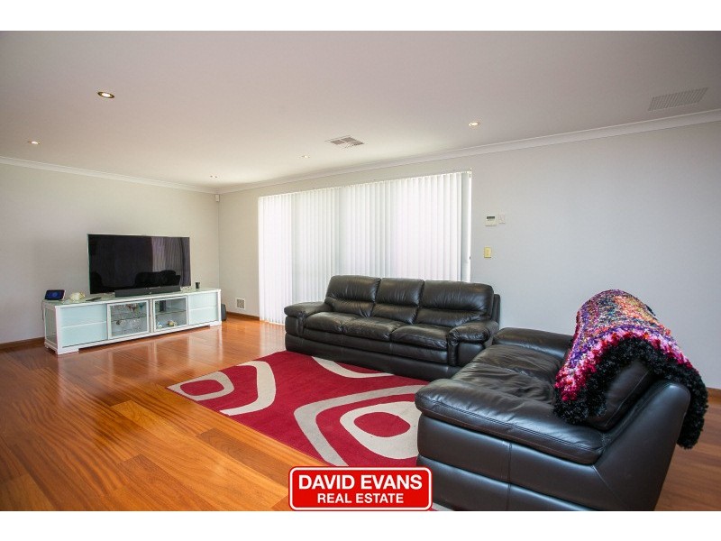 15 Topsail Loop, Alkimos WA 6038