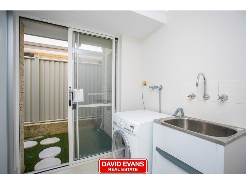 15 Topsail Loop, Alkimos WA 6038