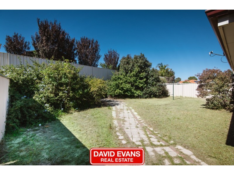 11 St Stephens Crescent, Tapping WA 6065