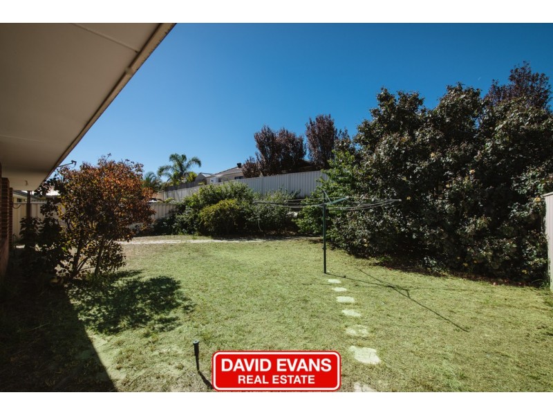 11 St Stephens Crescent, Tapping WA 6065