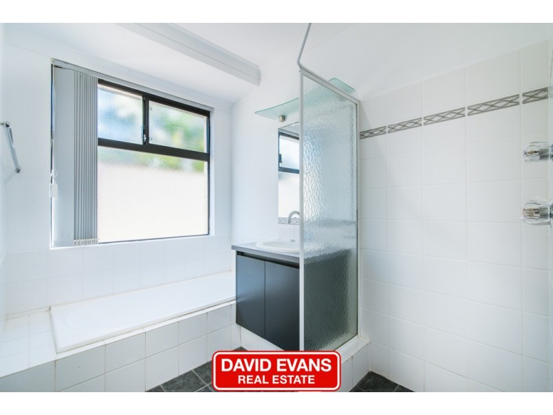 20 St Stephens Crescent, Tapping WA 6065