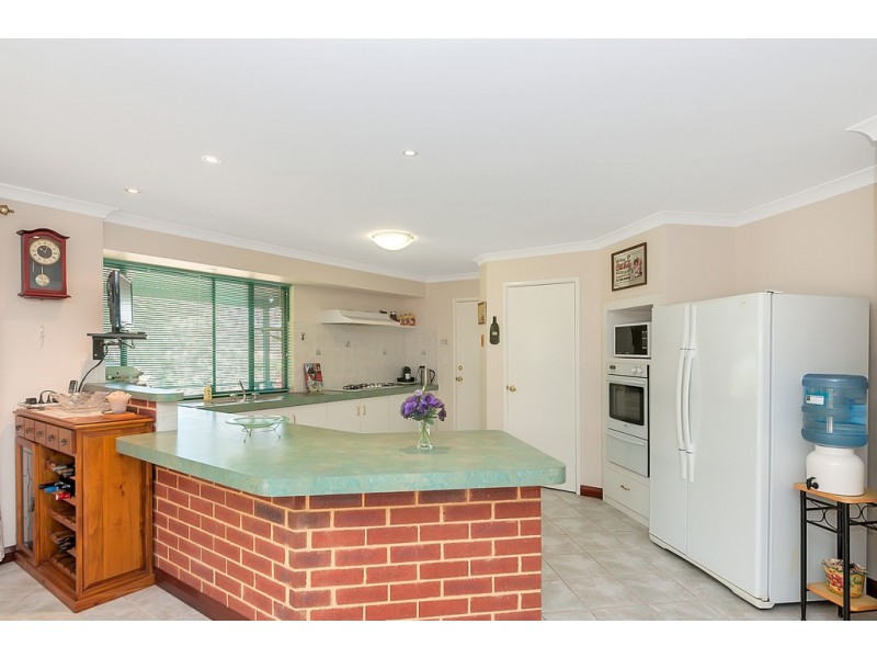 10 Harbour Elbow, Banksia Grove WA 6031