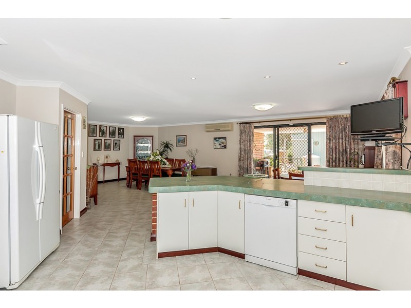 10 Harbour Elbow, Banksia Grove WA 6031