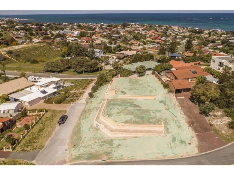 2 Perry Place, Quinns Rocks WA 6030