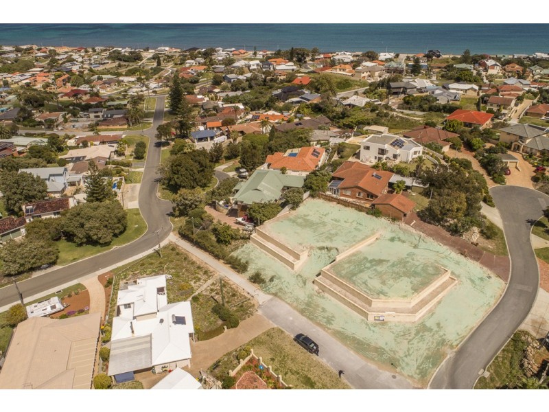 2 Perry Place, Quinns Rocks WA 6030