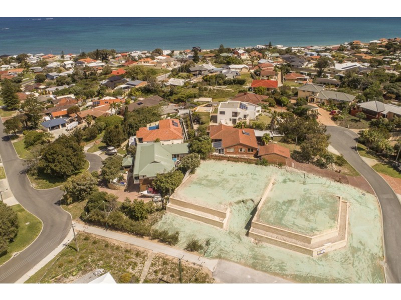 2 Perry Place, Quinns Rocks WA 6030