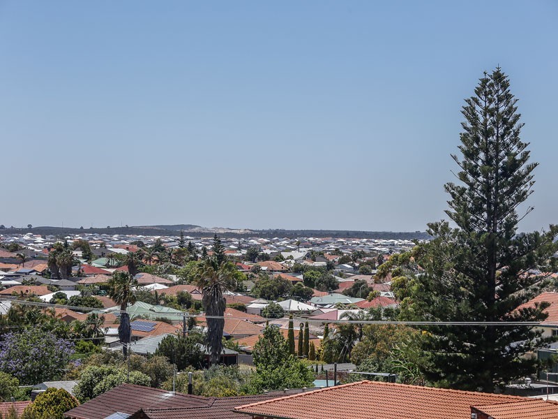 2 Perry Place, Quinns Rocks WA 6030