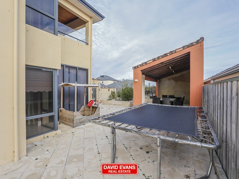 9 Royal James Court, Quinns Rocks WA 6030