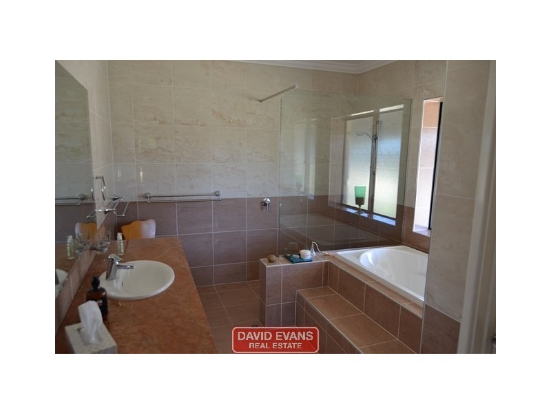 292 Sovereign Hill Drive, Gabbadah WA 6041