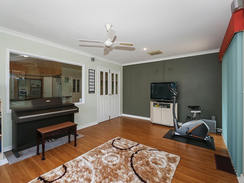 34 Rothesay Heights, Mindarie WA 6030