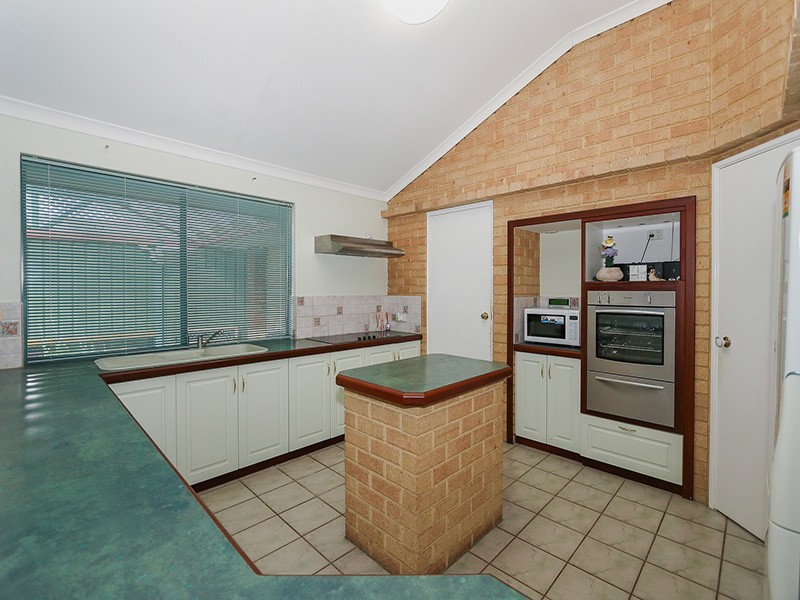34 Rothesay Heights, Mindarie WA 6030