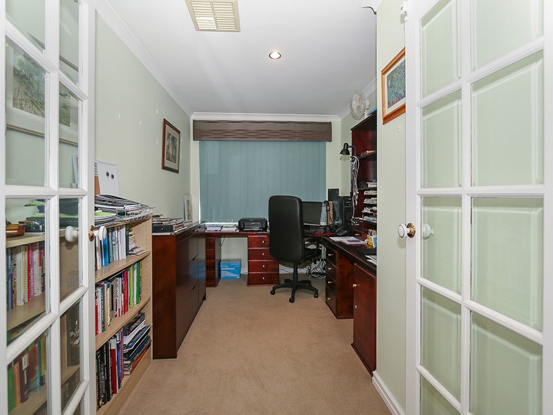 34 Rothesay Heights, Mindarie WA 6030