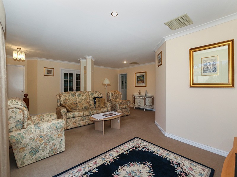 34 Rothesay Heights, Mindarie WA 6030